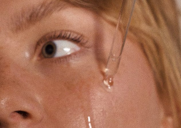 Retinol - z czym (nie) łączyć? Efekty, jakie można uzyskać po zastosowaniu? 