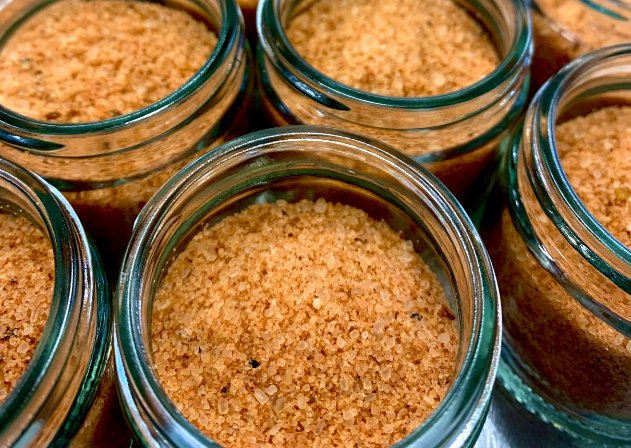 Jak samodzielnie zrobić kosmetyki naturalne? Zalety kosmetyków naturalnych