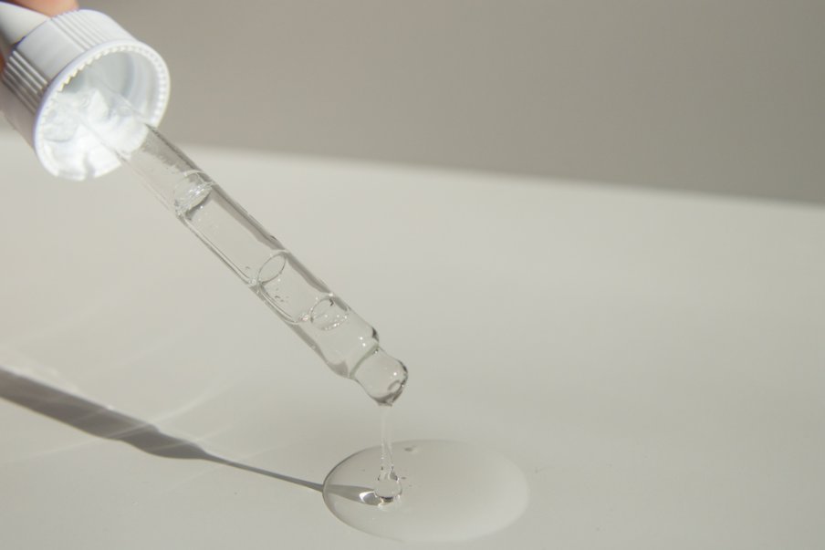 Azeloglicyna, a kwas azelainowy — czym się różnią i jakie mają właściwości? 