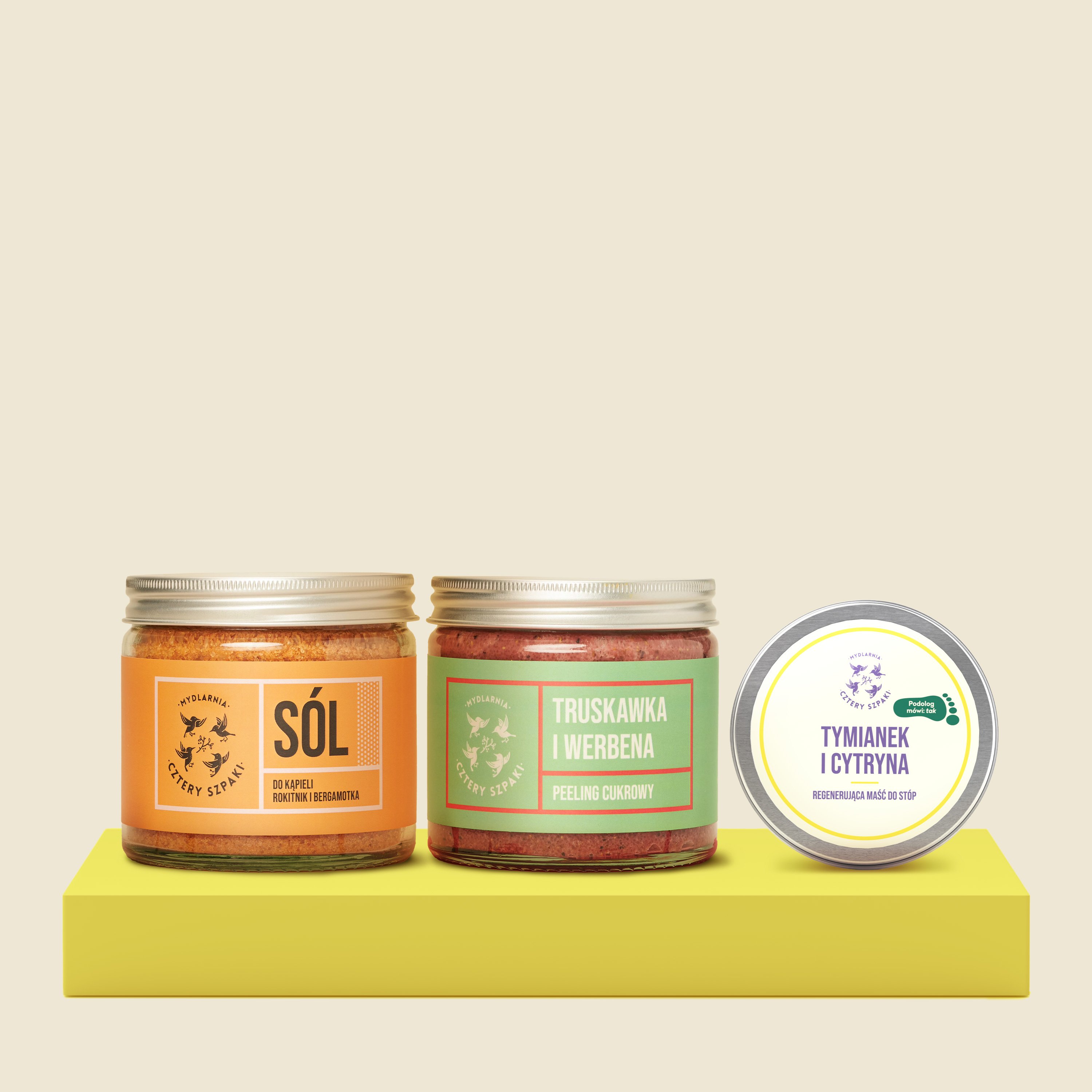 SPA dla stóp set. W zestawie: sól do kąpieli, peeling do ciała i maść do stóp. 